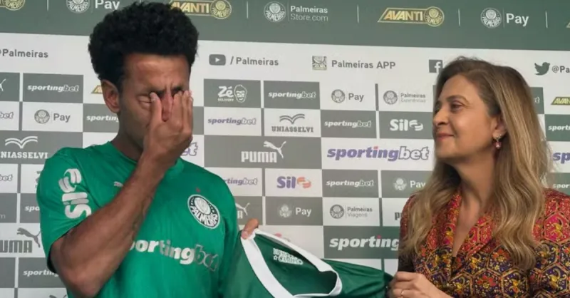 Lucas Evangelista: Emoção e Homenagem na Chegada ao Palmeiras
