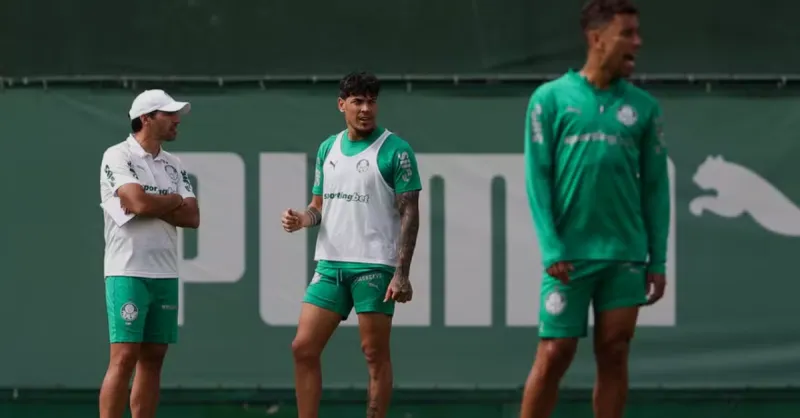 Troféu do Mundial de Clubes da Fifa 2025 Visita Palmeiras