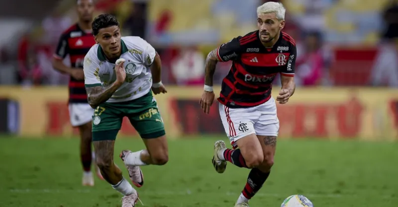 Flamengo x Palmeiras: Léo Ortiz e Filipe Luís Debatem Exigências e Rivalidade no Futebol Brasileiro