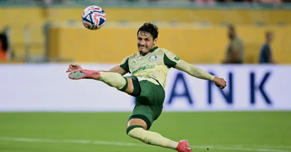 Raphael Veiga no Santos? Entenda a Sondagem e os Obstáculos