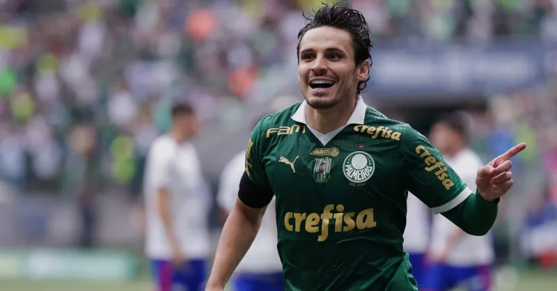Raphael Veiga Recusa Santos: Entenda a Estratégia de Carreira do Meia do Palmeiras