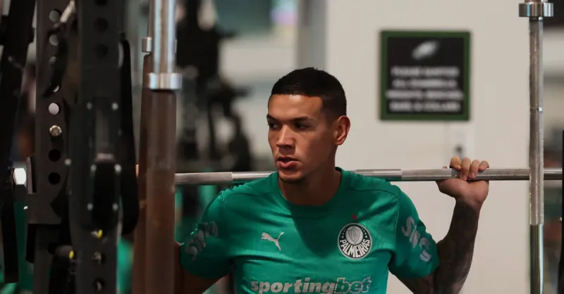 Naves e Palmeiras: Entenda a polêmica do empréstimo e a visão de Abel Ferreira