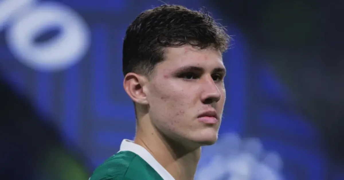 Palmeiras: Zagueiro Promissor no Radar Europeu – Barcelona Lidera Corrida!