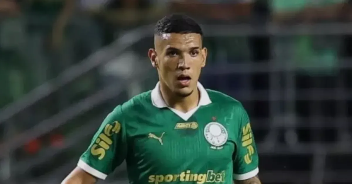 Estratégia Defensiva do Palmeiras: Naves Permanece em Portugal Enquanto Clube Busca Zagueiro para 2026