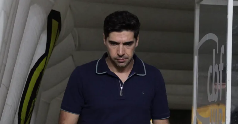 Abel Ferreira falta em reapresentação e recebe críticas de Dracena