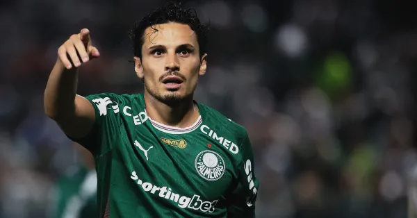 Raphael Veiga: Palmeiras e América-MEX Avançam em Negociação de Transferência