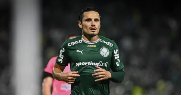 Raphael Veiga se despede de torcedores no CT do Palmeiras; veja vídeo e detalhes do empréstimo